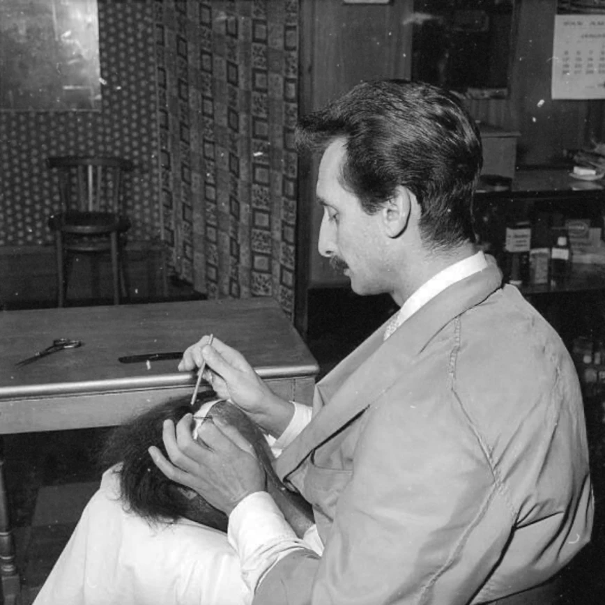 CABELLO A CABELLO. A MANO.